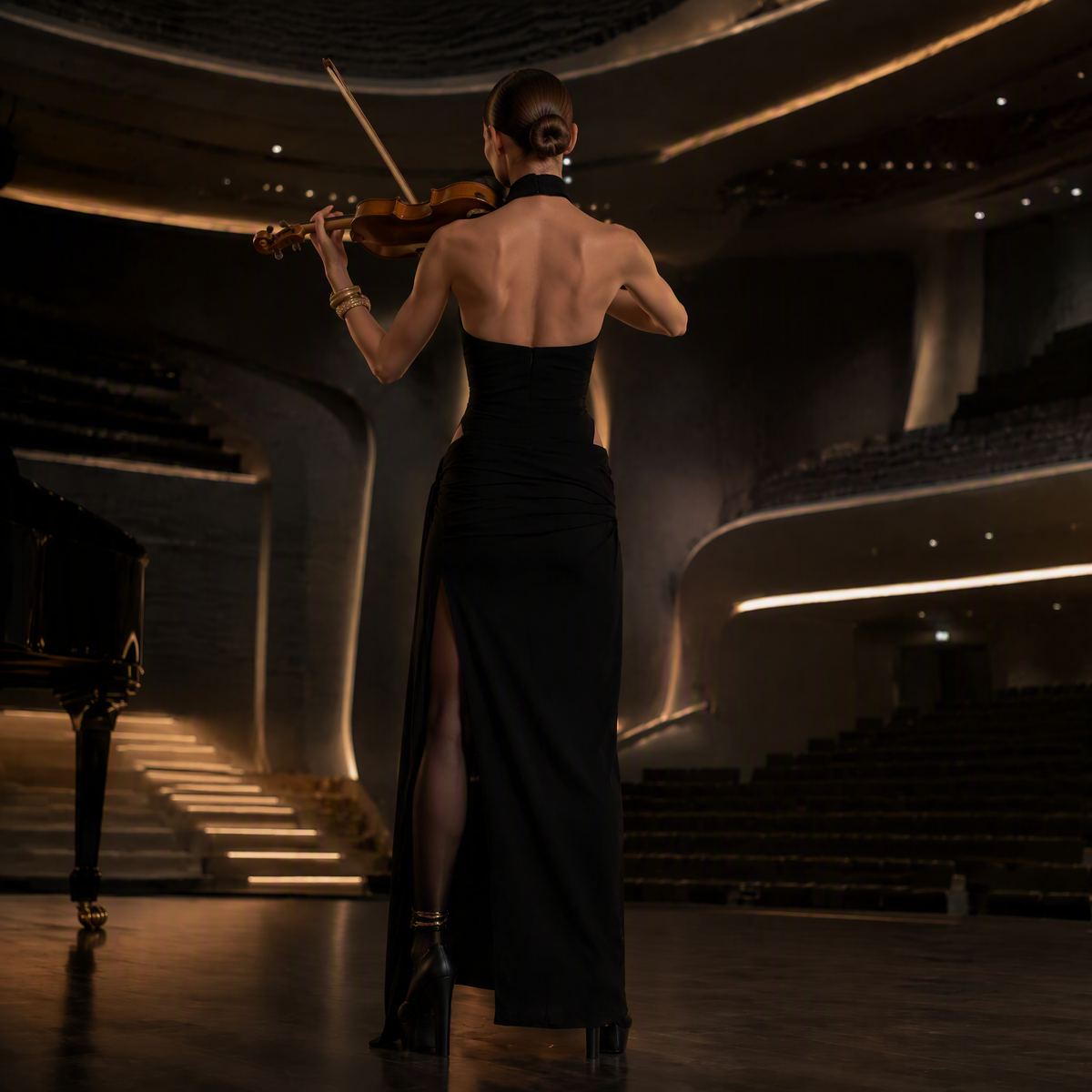 Chic Halter-Neck Bodycon Evening Gown