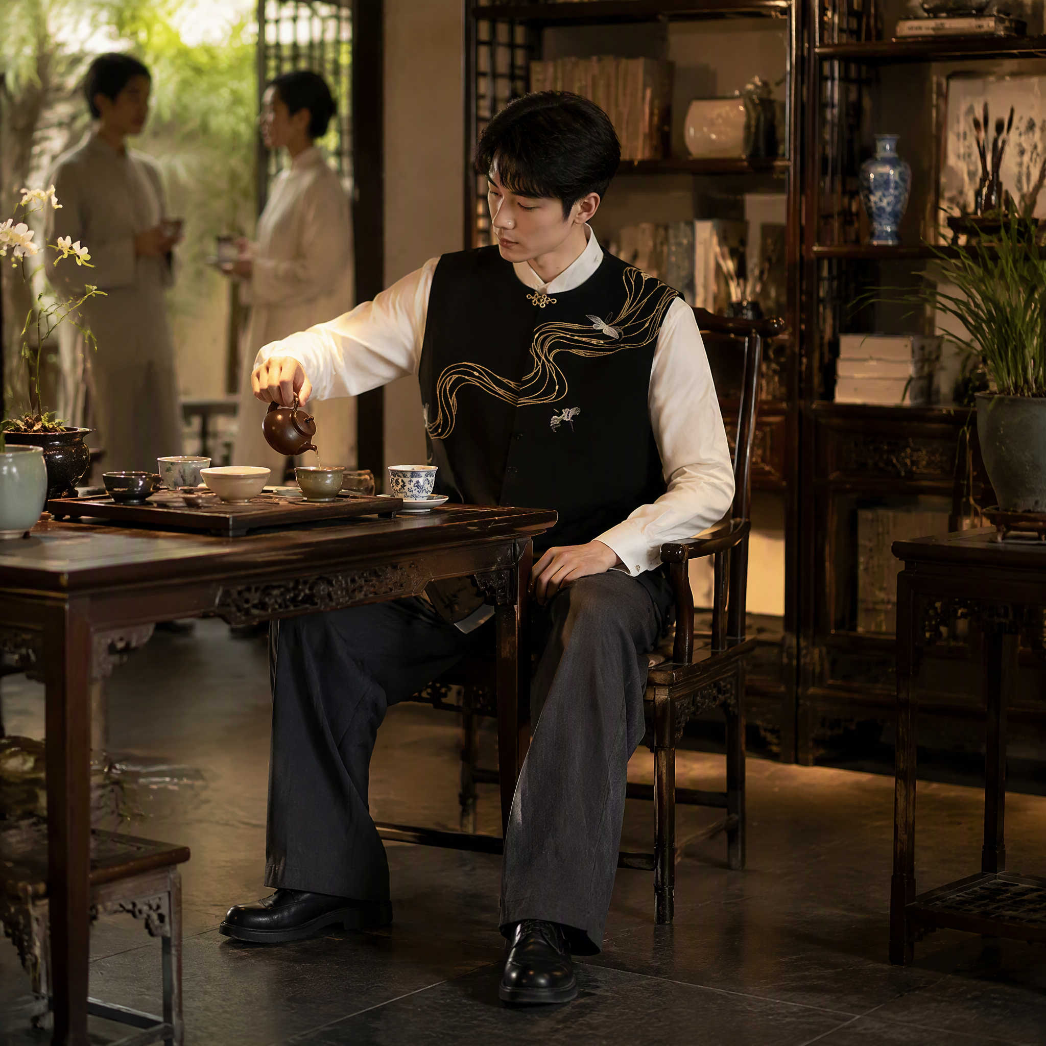 Neo-Chinese Heavy Embroidery Mandarin Collar Vest with Gold Cloud and Crane Motifs